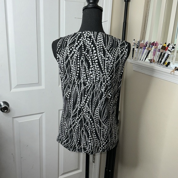 Nice Blouse (tank) - Picture 6 of 6